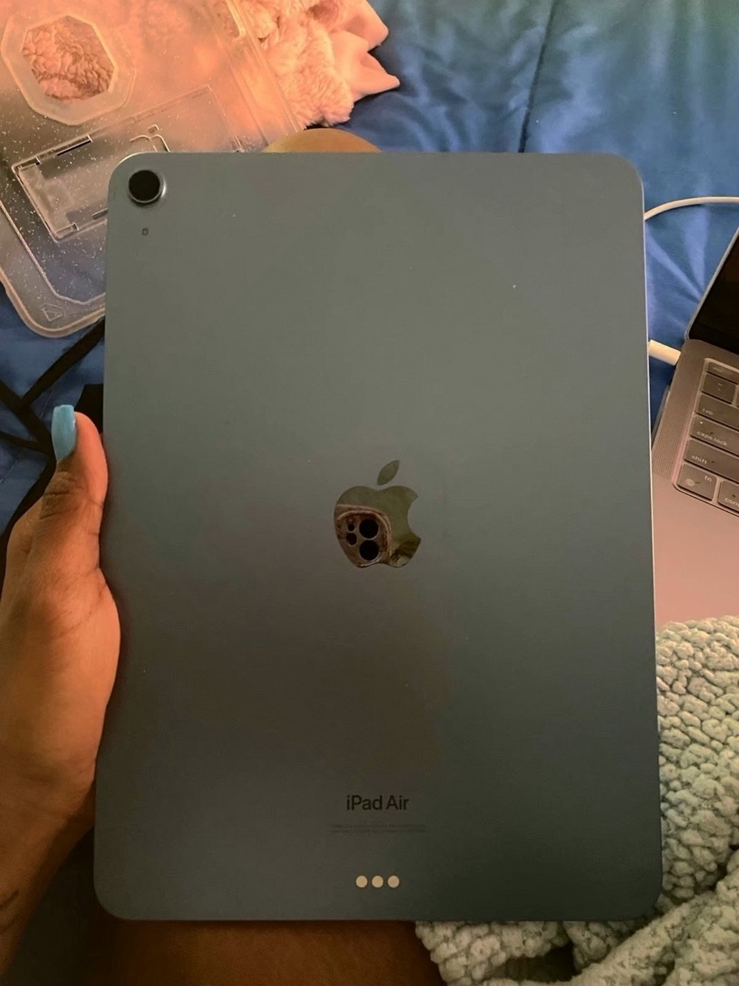 Apple iPad Air 5th Generation 64GB Space Gray Unlocked - Used image 2