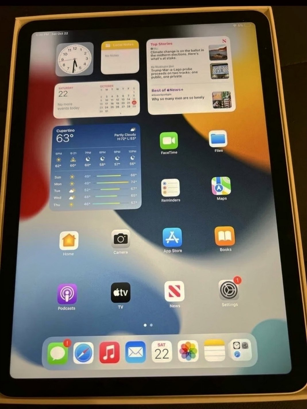 Apple iPad Air 5th Generation 64GB Space Gray Unlocked - Used image 2