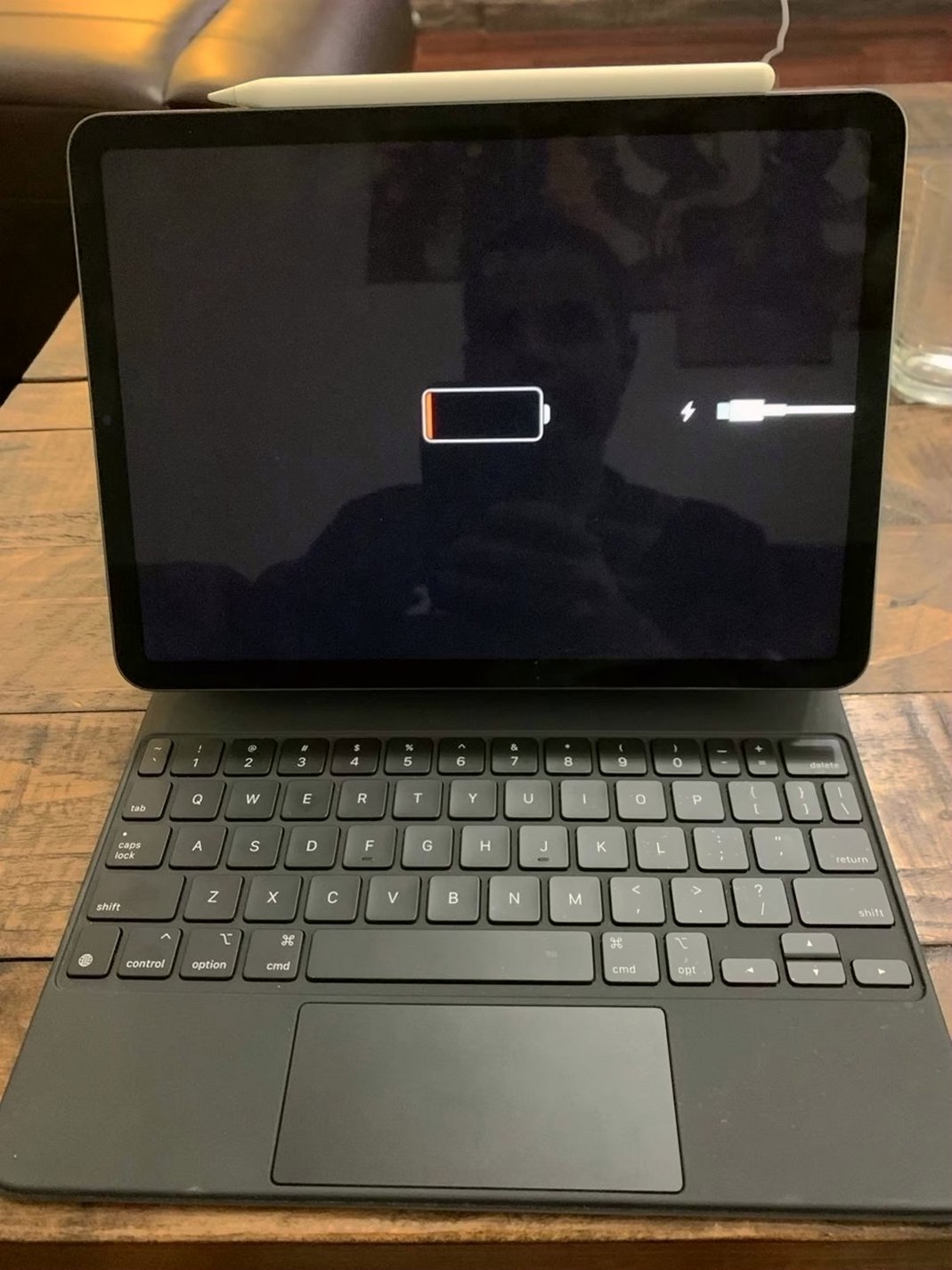 Apple iPad Air 5th Generation 256GB Unlocked - Used image 2