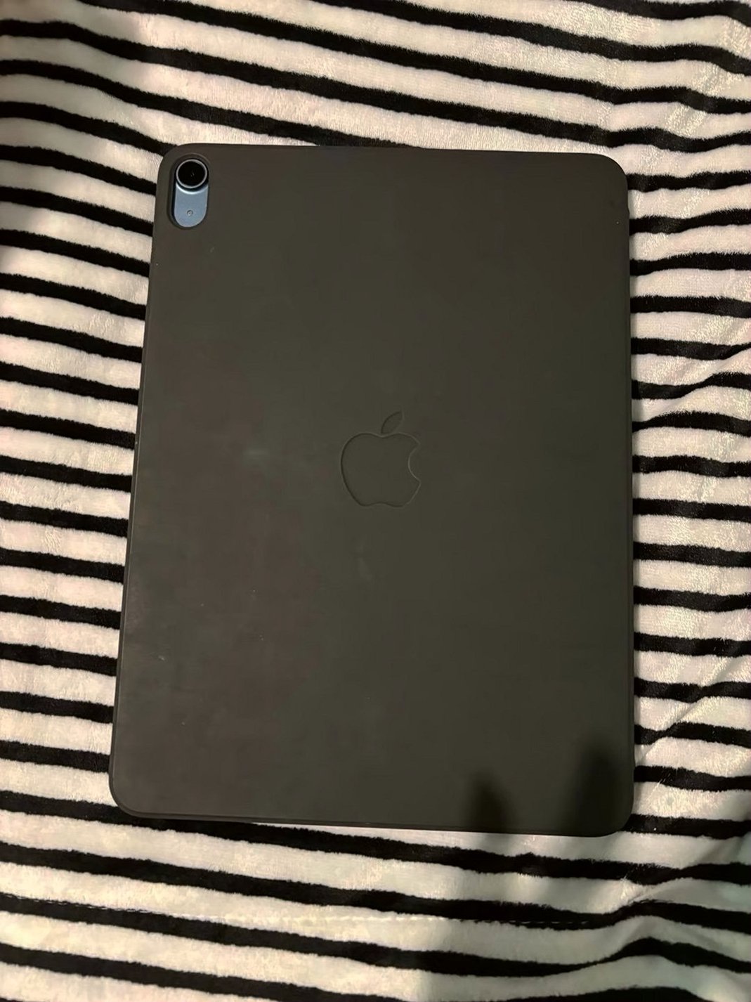 Apple iPad Air 5th Generation 64GB Space Gray Unlocked - Used image 5