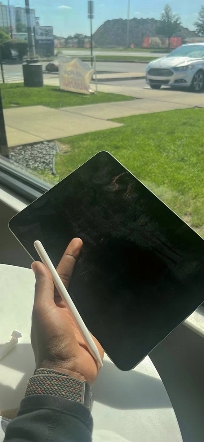 Apple iPad Air 4th Generation 64GB Green Unlocked - Used image 2