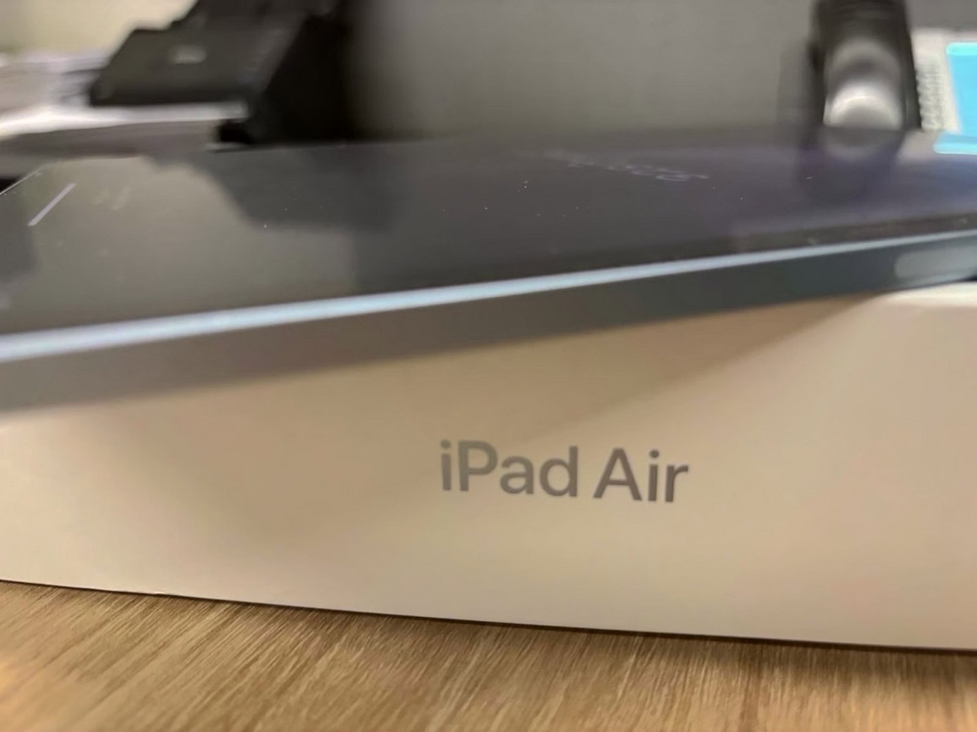 Apple iPad Air 11inch M2 128GB Blue Unlocked - Used image 2
