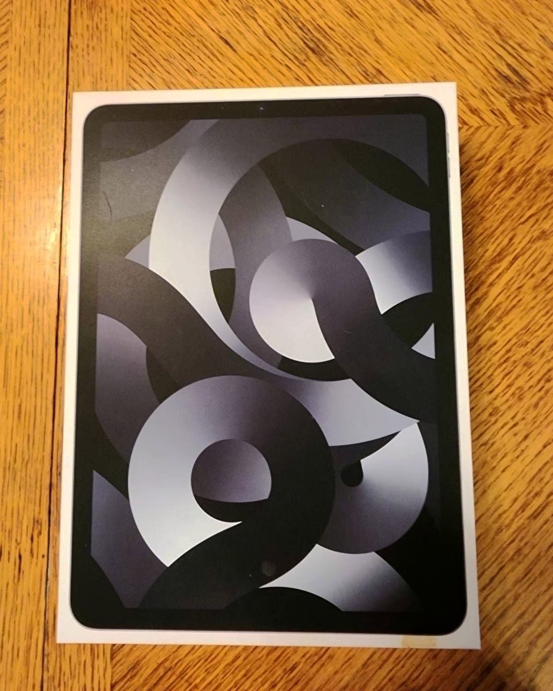 Apple iPad Air 5th Generation 64GB Space Gray Unlocked - Used image 3