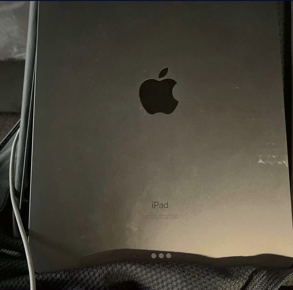 Apple iPad Air 4th Generation 256GB Space Gray Unlocked - Used image 2
