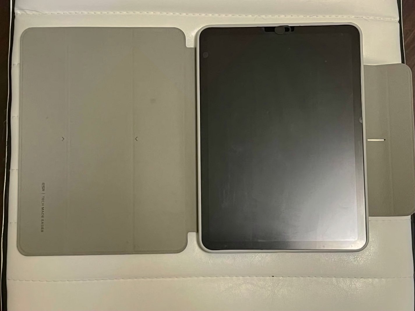 Apple iPad Air 5th Generation 256GB Pink Unlocked - Used image 2