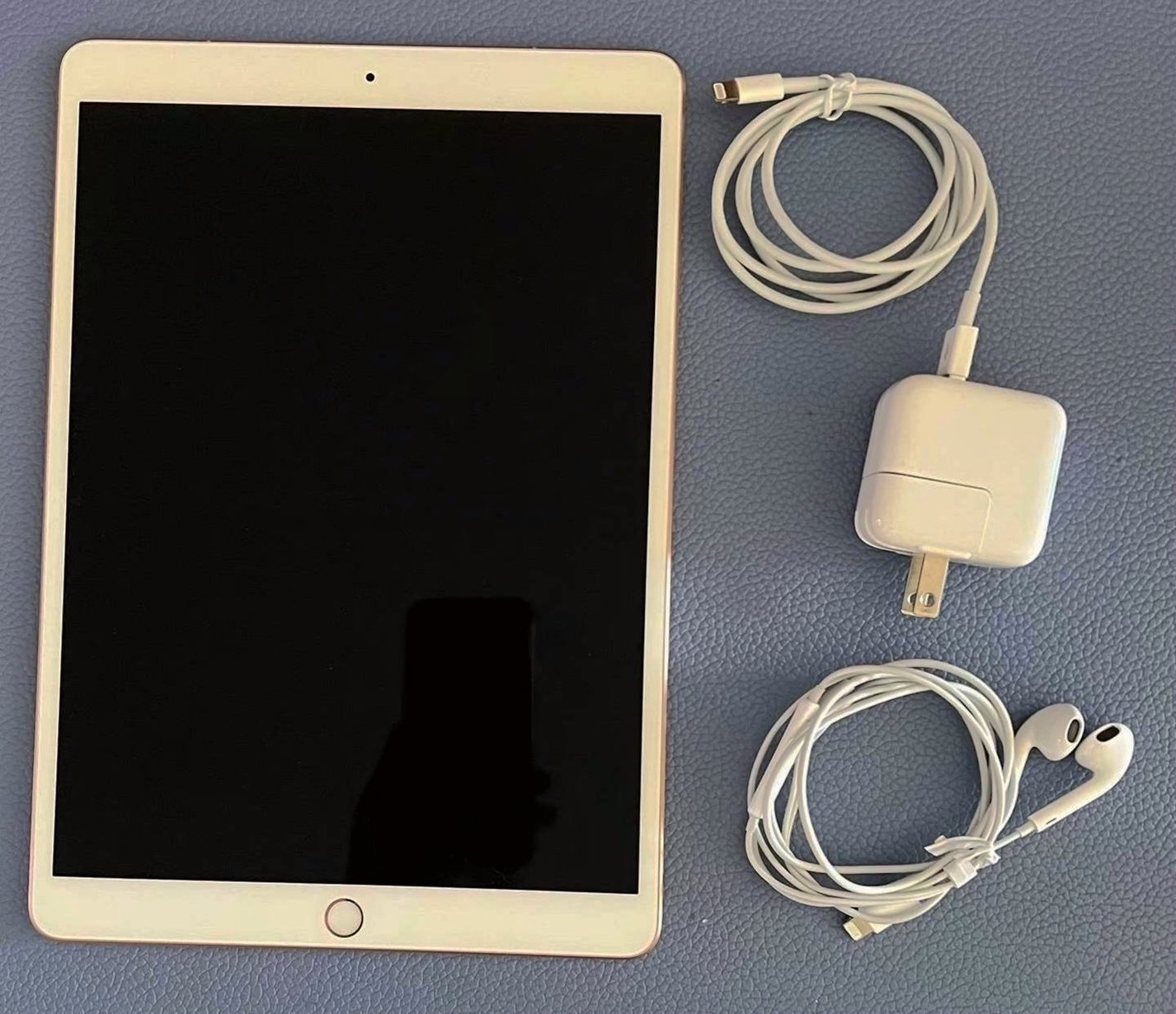 Apple iPad Air 3 256GB Gold Unlocked - Used image 5
