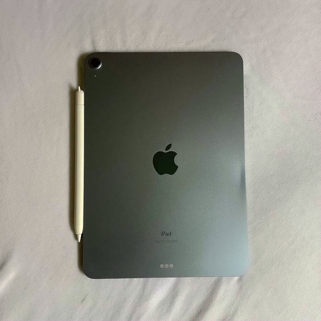 Apple iPad Air 4th Gen 64GB Sky Blue Unlocked - Used image 2