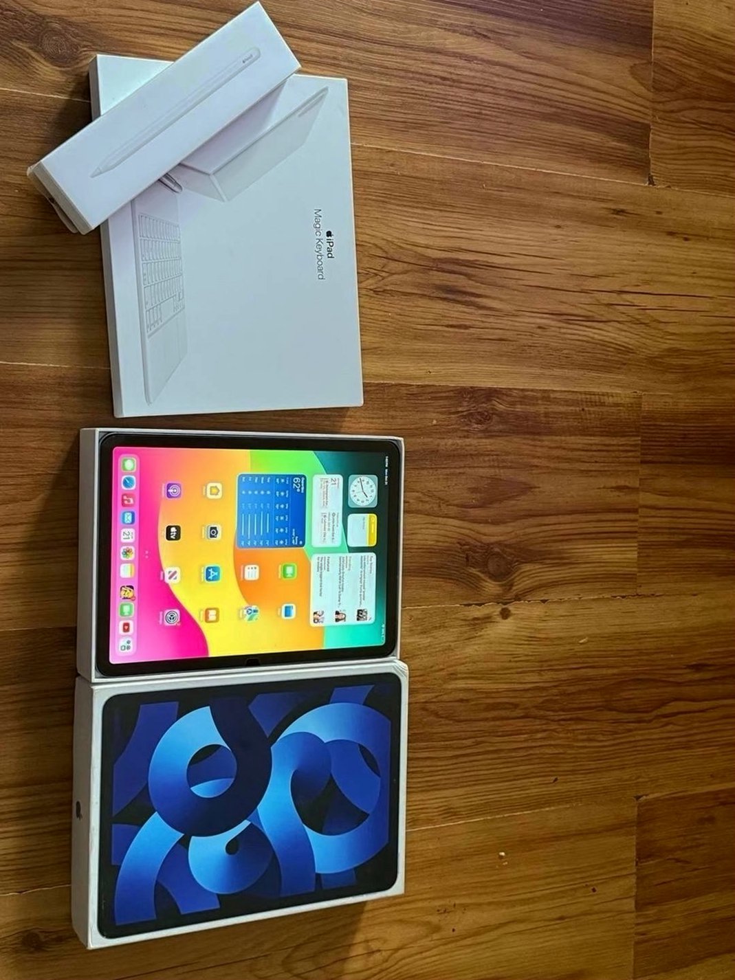 Apple iPad Air 5th Gen 256GB Blue Unlocked - Used