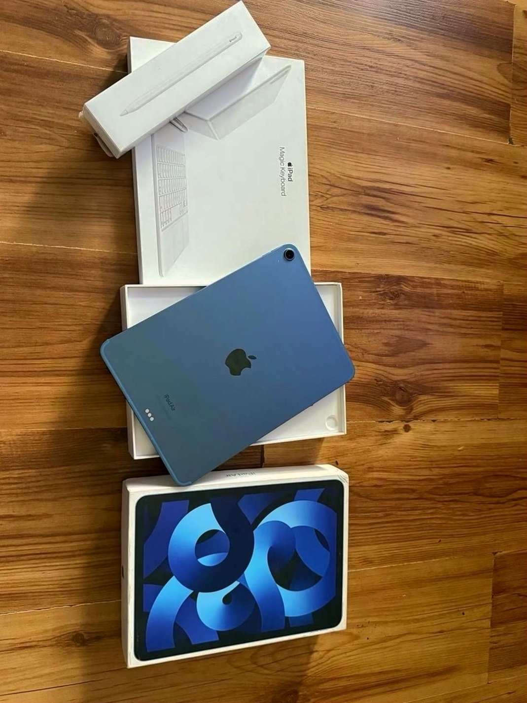 Apple iPad Air 5th Gen 256GB Blue Unlocked - Used image 4