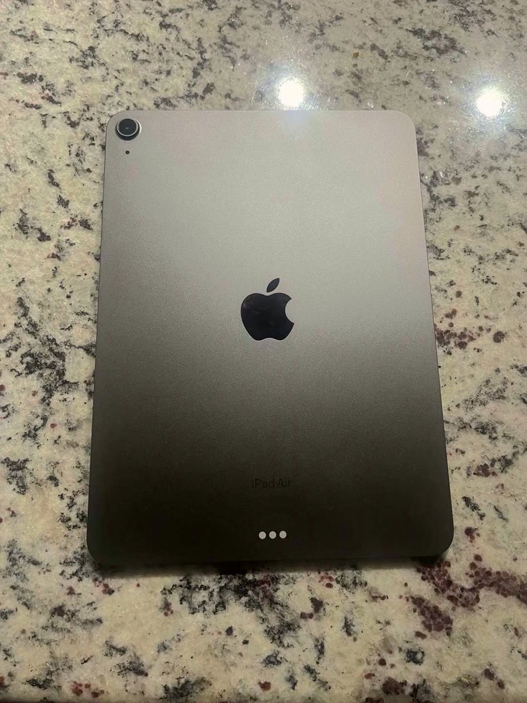 Apple iPad Air 5th Generation 256GB Space Gray Unlocked - Used