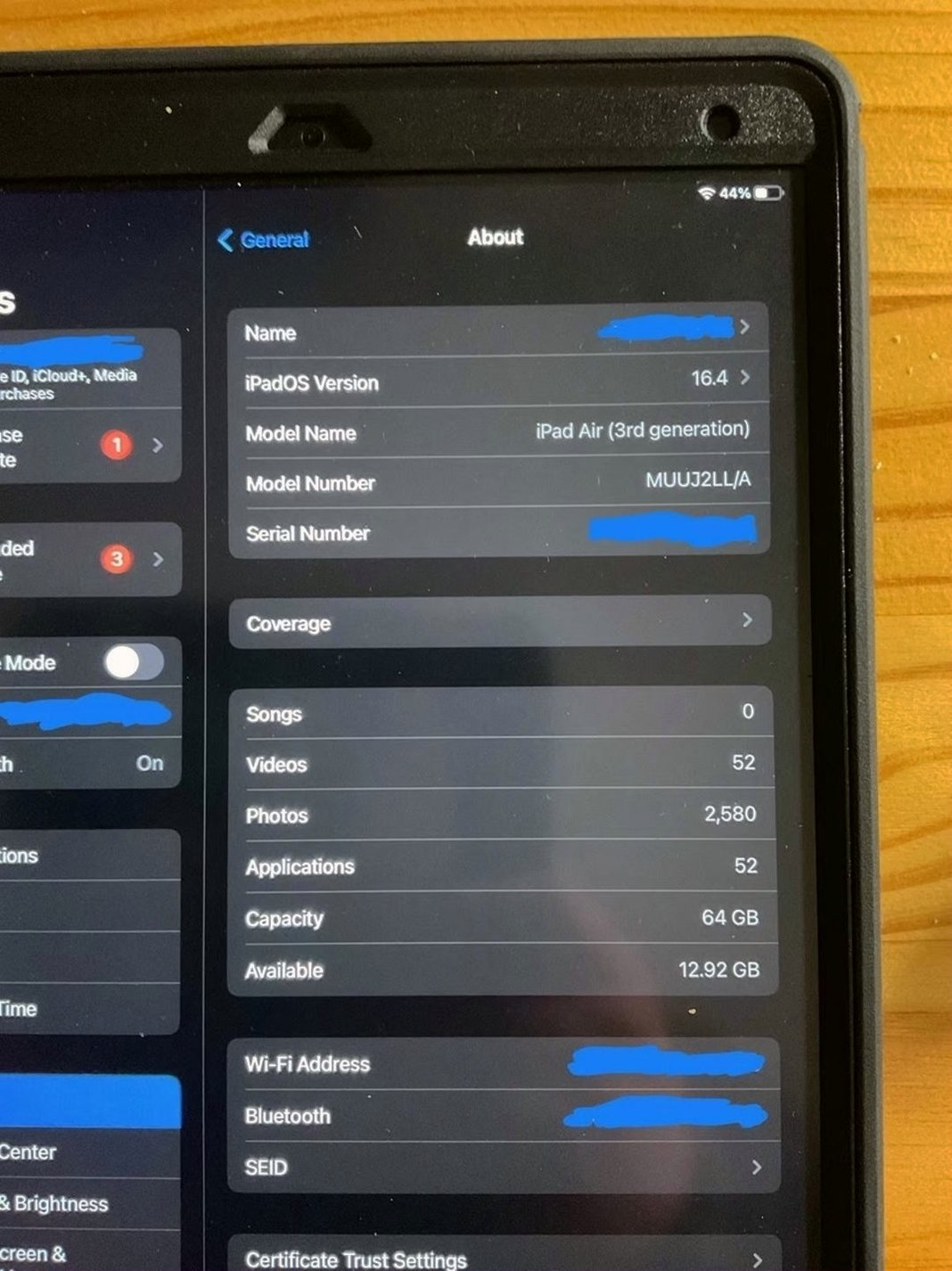 Apple iPad Air 3rd Generation 64GB Black Unlocked - Used image 3