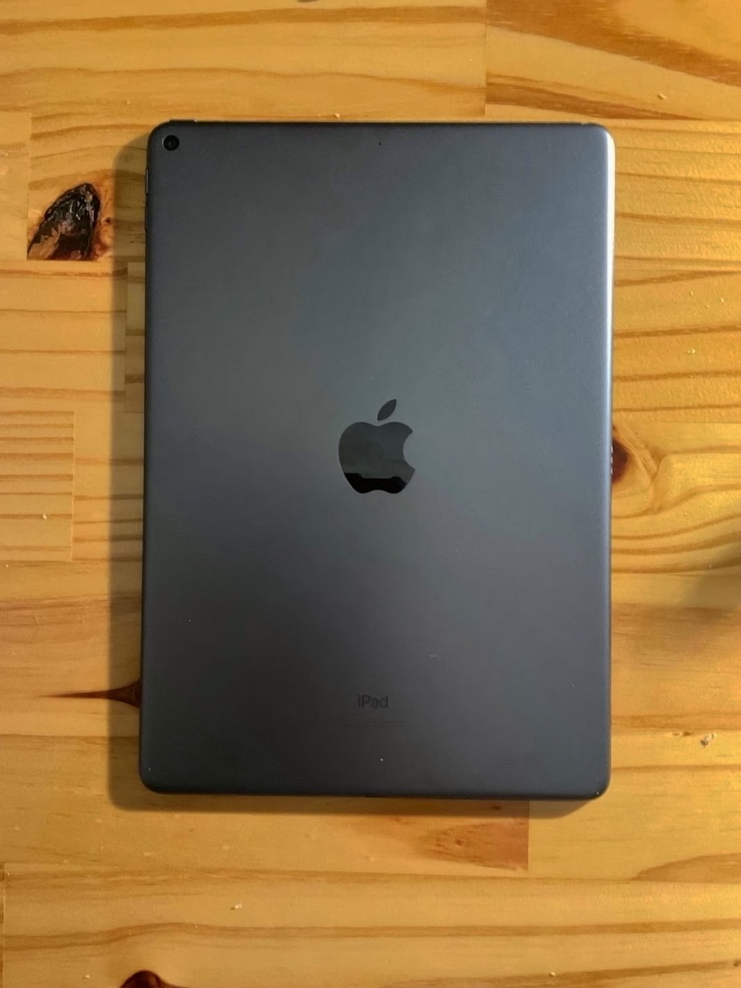 Apple iPad Air 3rd Generation 64GB Black Unlocked - Used image 4