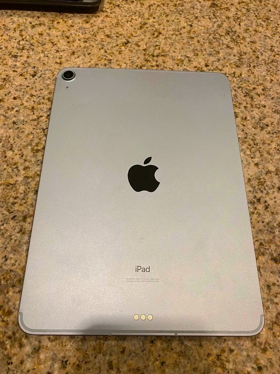 Apple iPad Air 5A99 64GB Space Gray Unlocked - Used