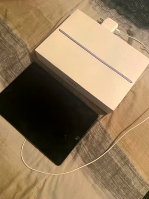 Apple iPad Air 3rd Generation 64GB Space Gray Unlocked - Used