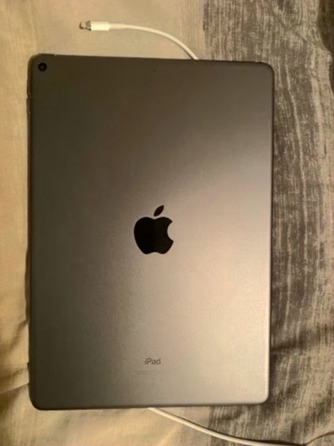 Apple iPad Air 3rd Generation 64GB Space Gray Unlocked - Used image 3