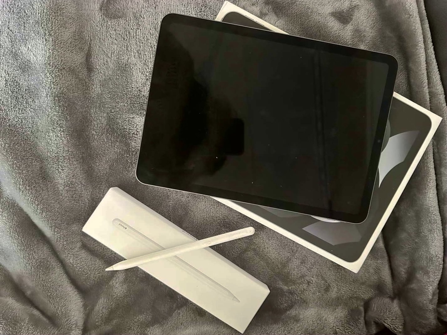Apple iPad Air 5th Generation 64GB Space Gray Unlocked - Used