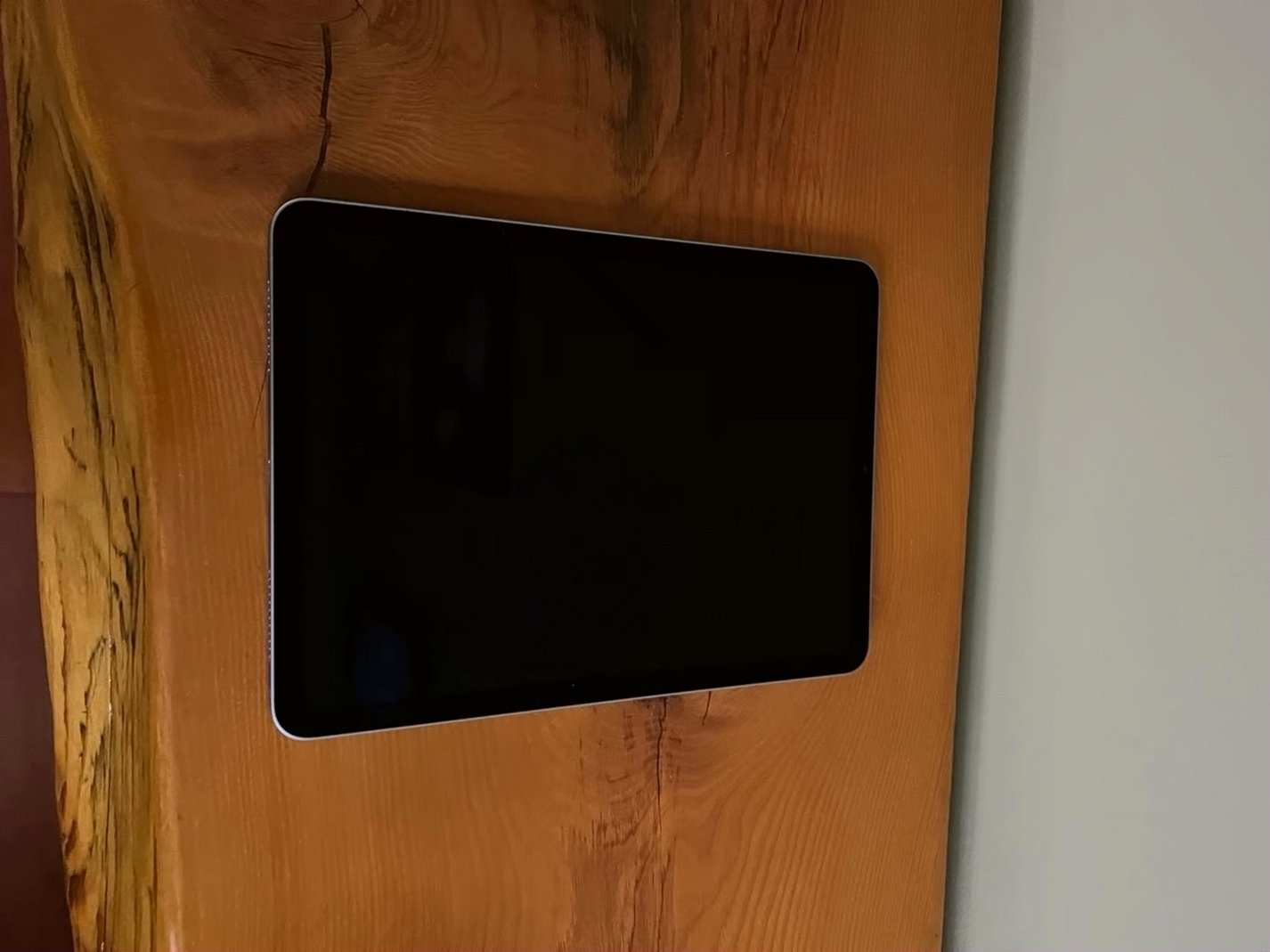 Apple iPad Air 5th Generation 256GB Space Gray Unlocked - Used image 2