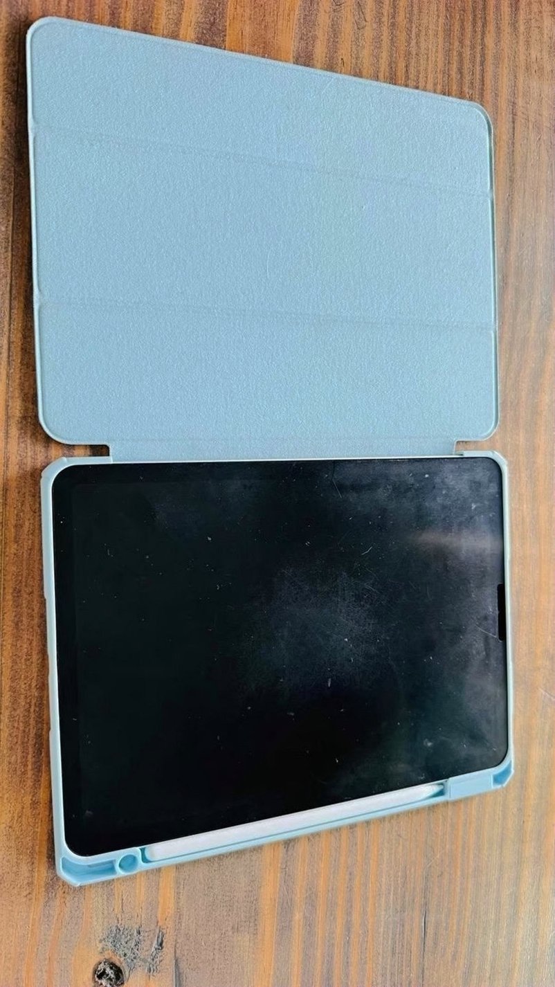 Apple iPad Air 4th Generation 256GB Silver Unlocked - Used image 2
