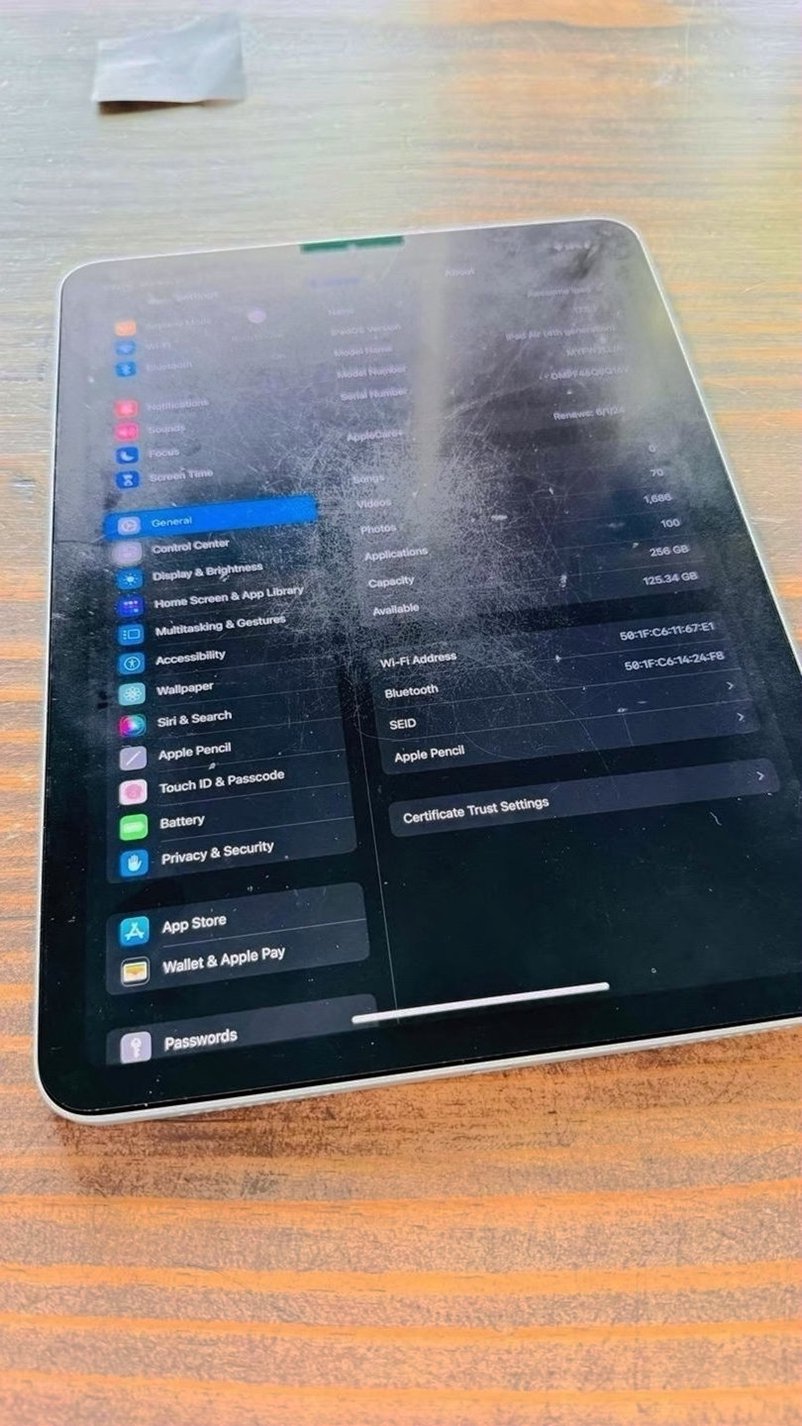 Apple iPad Air 4th Generation 256GB Silver Unlocked - Used image 5