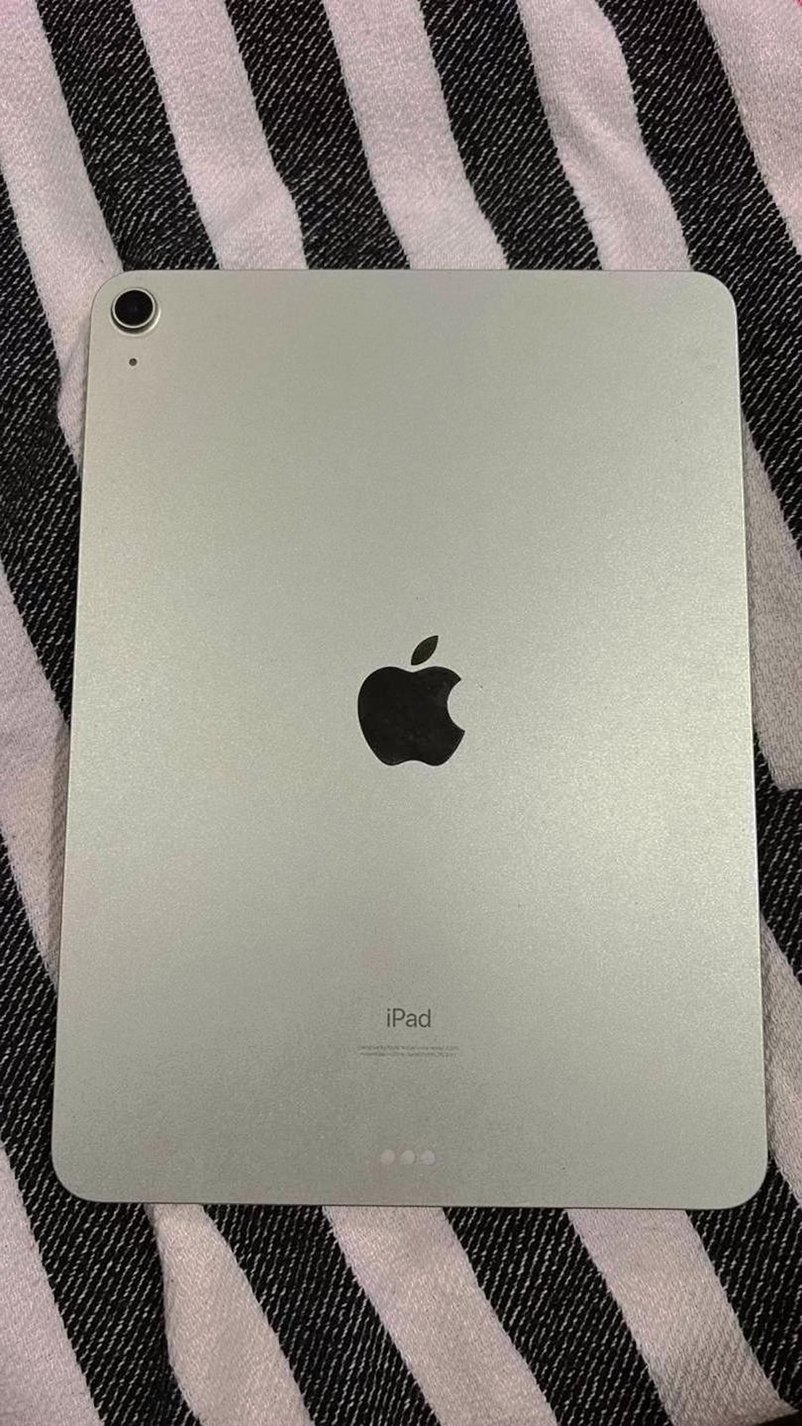 Apple iPad Air 4th Generation 256GB Space Gray Unlocked - Used image 2