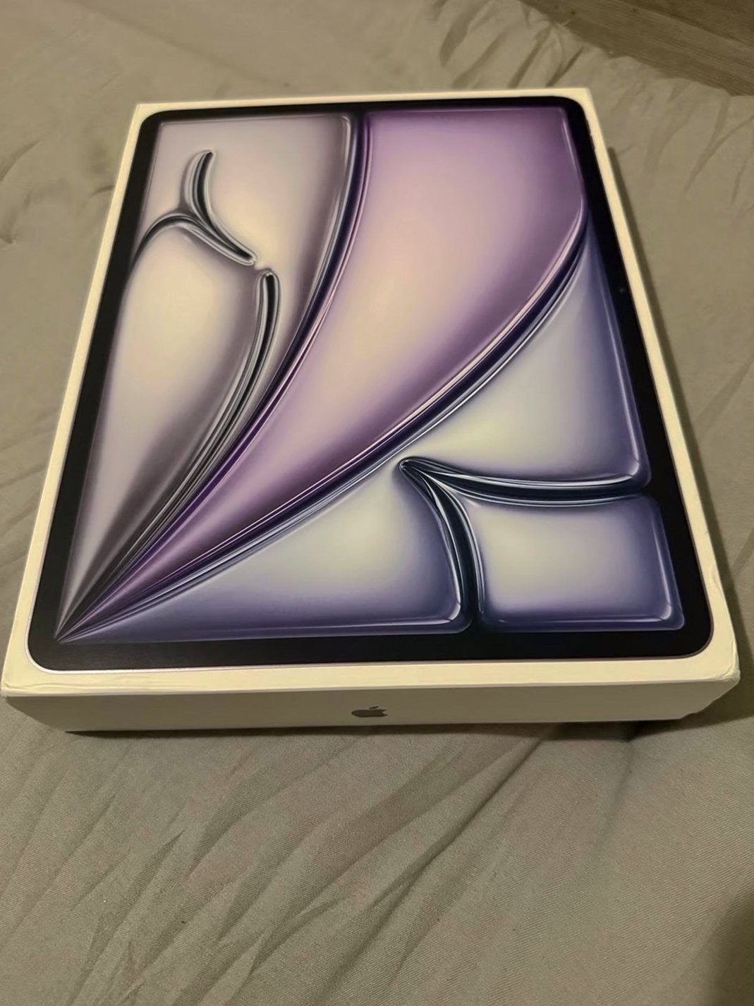 Apple iPad Air 13 inch 256GB Space Gray Unlocked - Used image 3