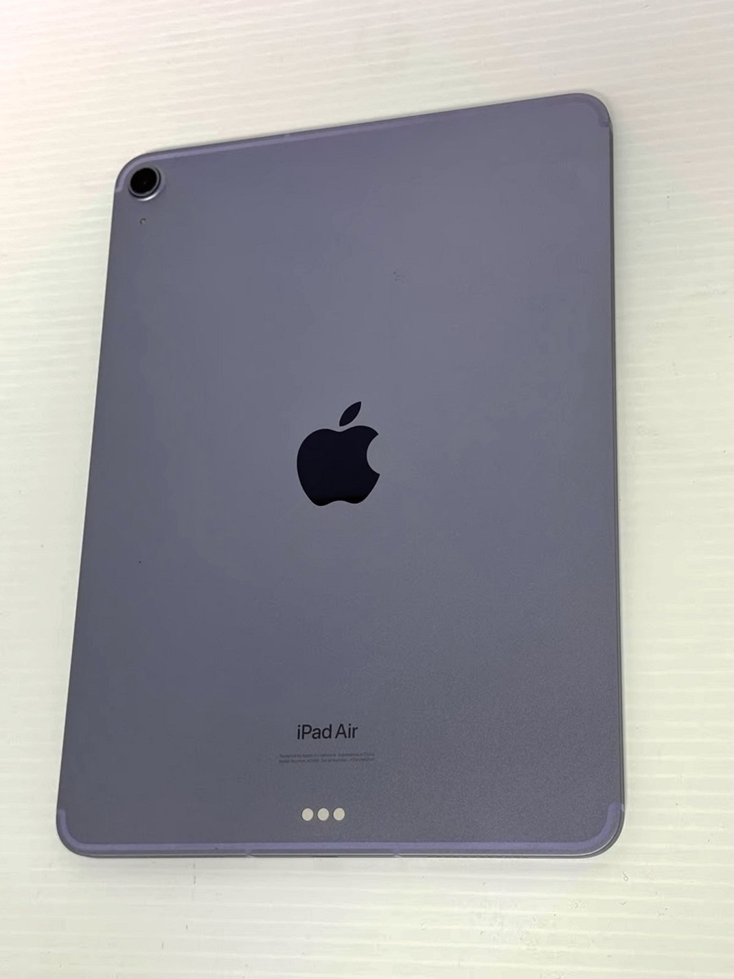 Apple iPad Air 5th Generation 256GB Cellular Unlocked - Used image 2