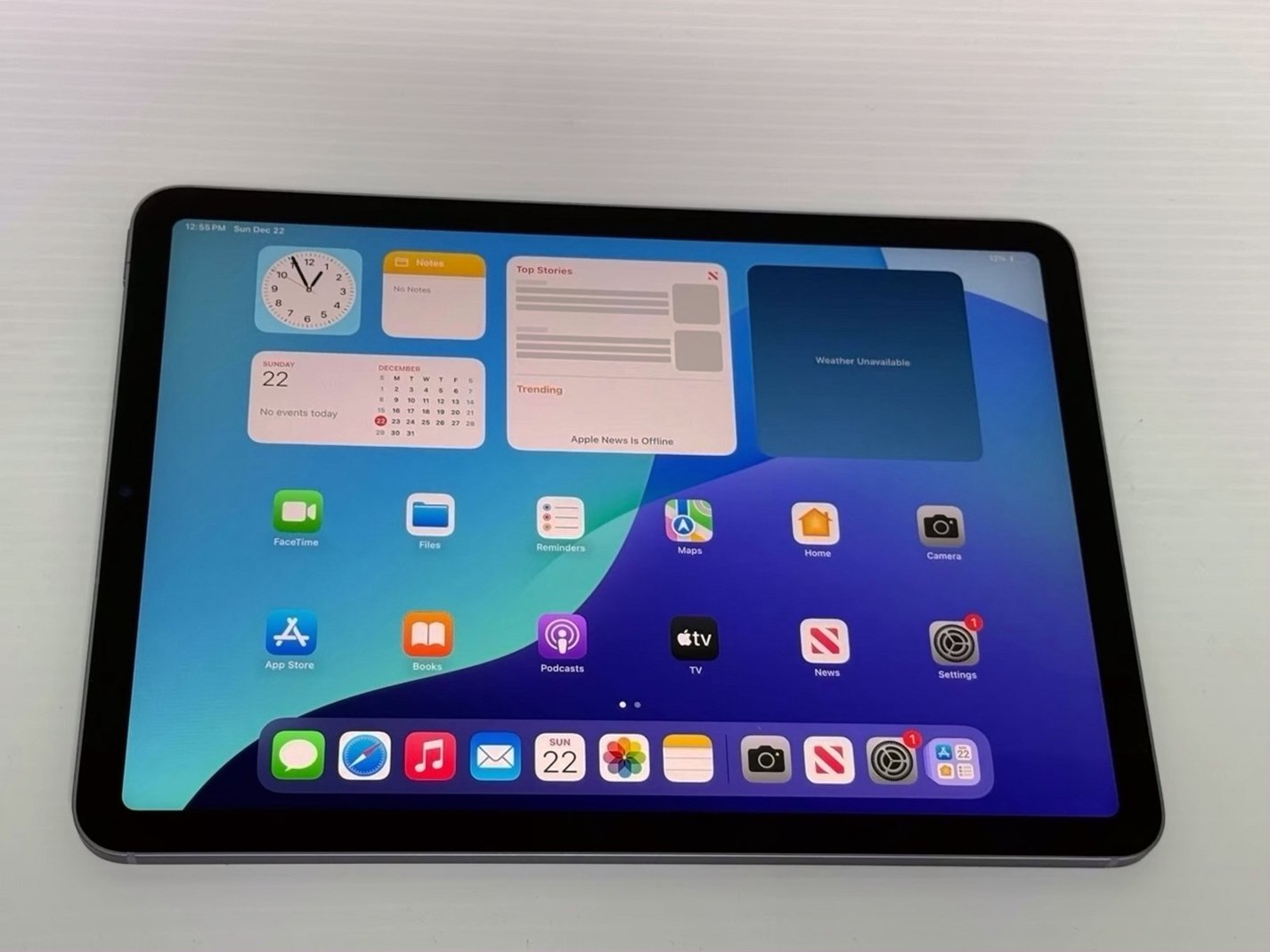 Apple iPad Air 5th Generation 256GB Cellular Unlocked - Used image 5