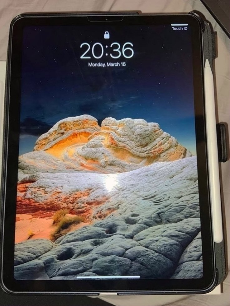 Apple iPad Air 64GB Blue Unlocked Used image 3