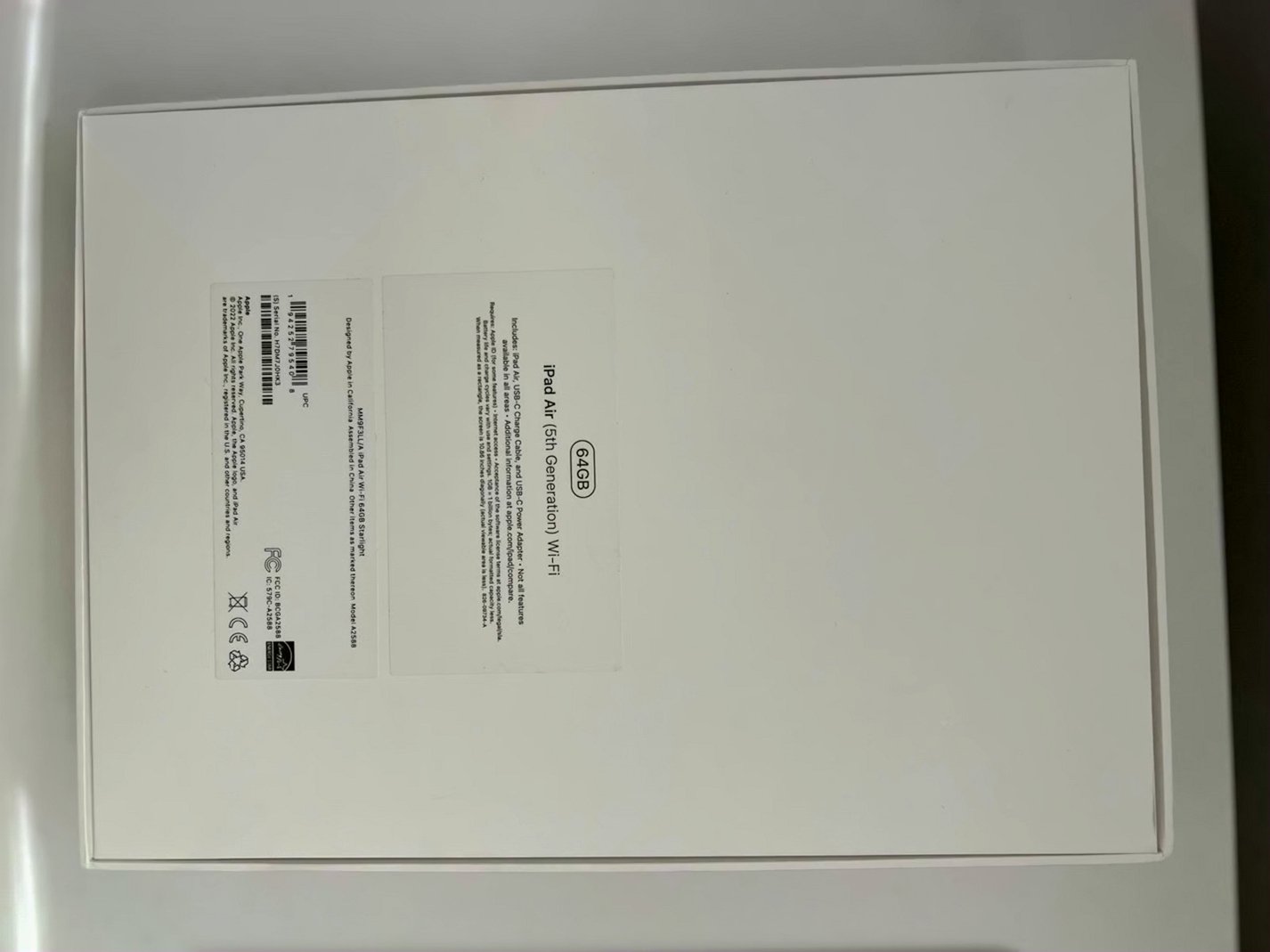 Apple iPad Air 5th Generation 64GB Starlight Unlocked - Used image 3