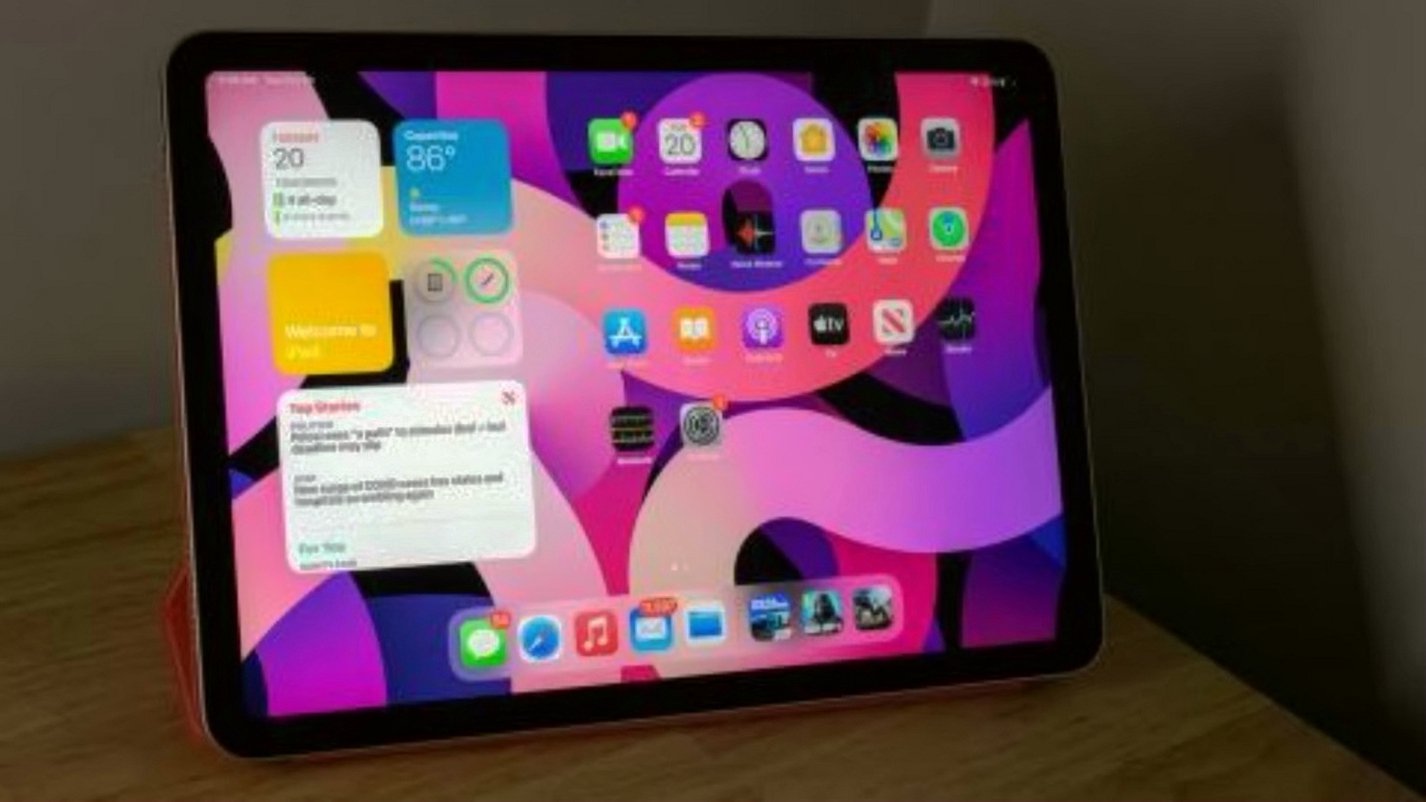 Apple iPad Air 5th Generation 64GB Starlight Unlocked - Used