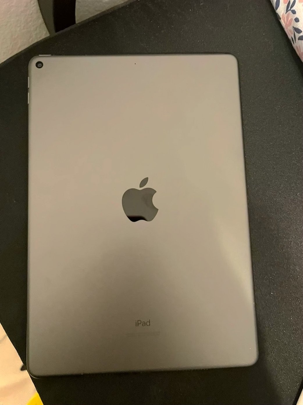 Apple iPad Air Wi-Fi 64GB Space Gray Unlocked - Used image 2