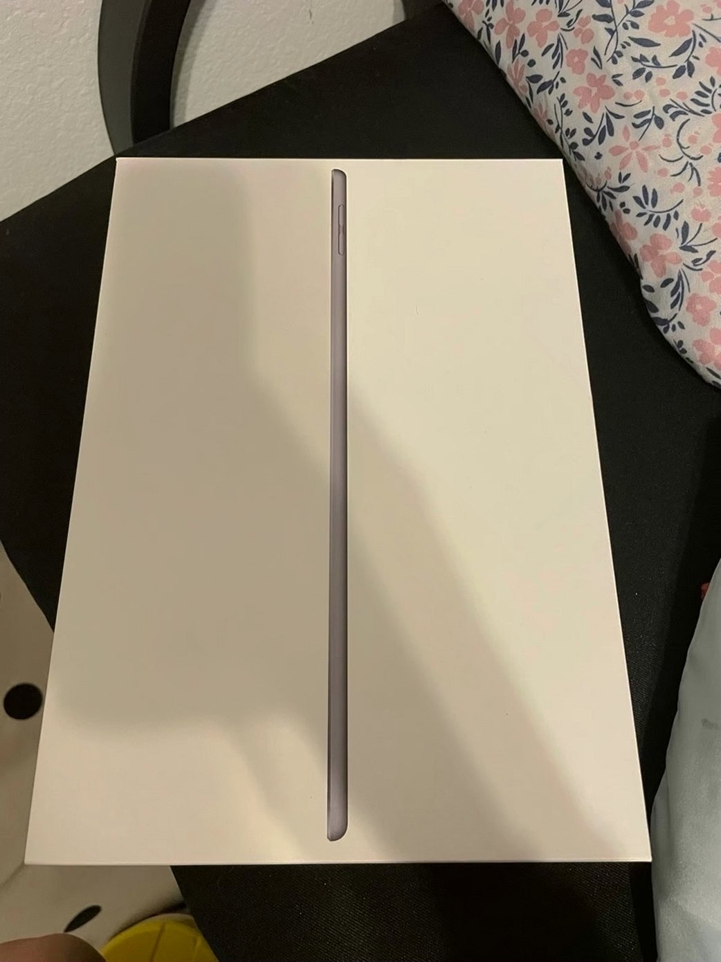 Apple iPad Air Wi-Fi 64GB Space Gray Unlocked - Used image 3