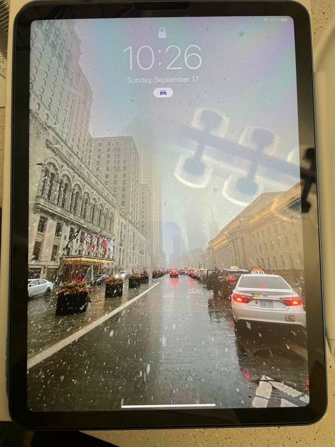 Apple iPad Air 5th Generation 64GB Wifi Unlocked - Used image 2