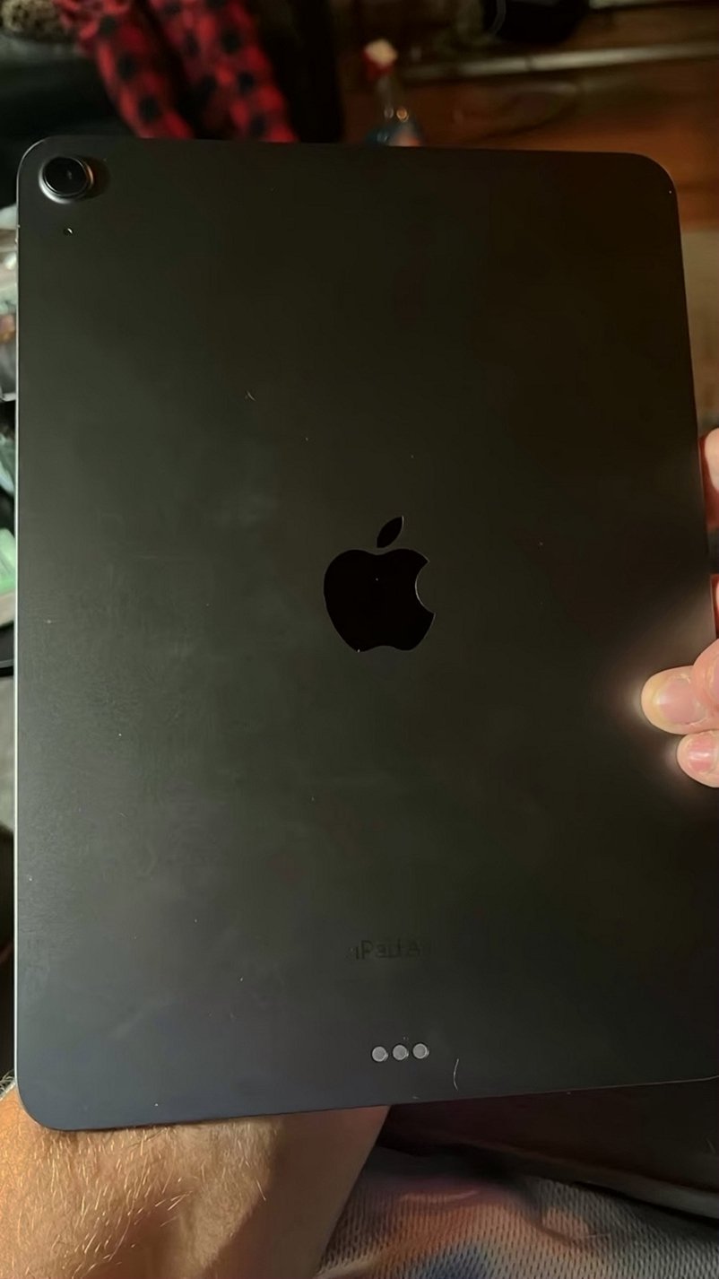 Apple iPad Air 3M35 64GB Space Gray Unlocked - Used image 2