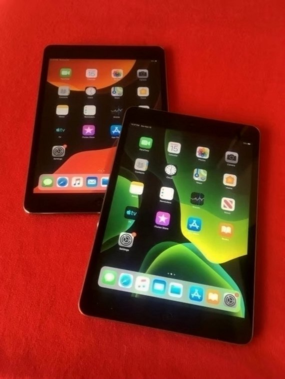 Apple iPad Mini 2 16GB Black Unlocked Used - Set of Two image 4