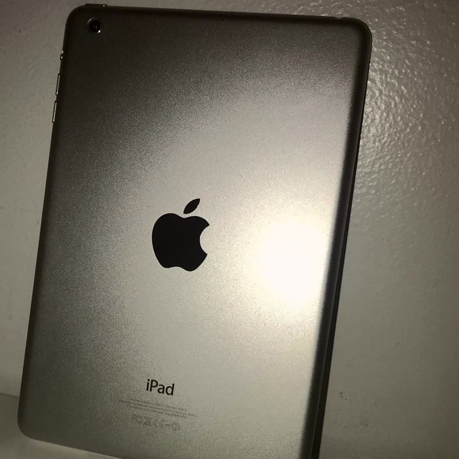 Apple iPad Mini 64GB Space Gray Unlocked - Used image 2