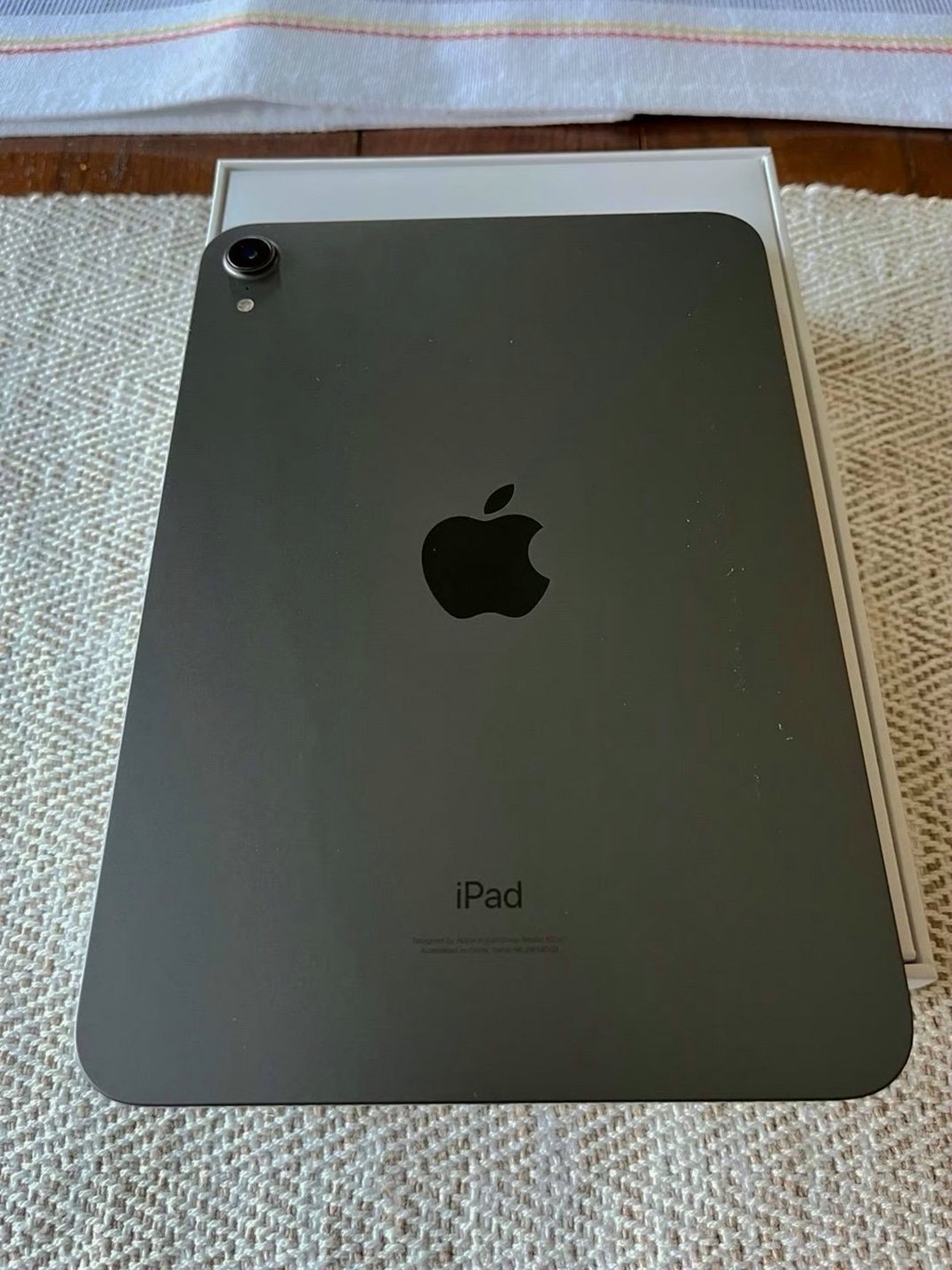 Apple iPad Mini 6th Generation 64GB Space Gray Unlocked - Used image 3