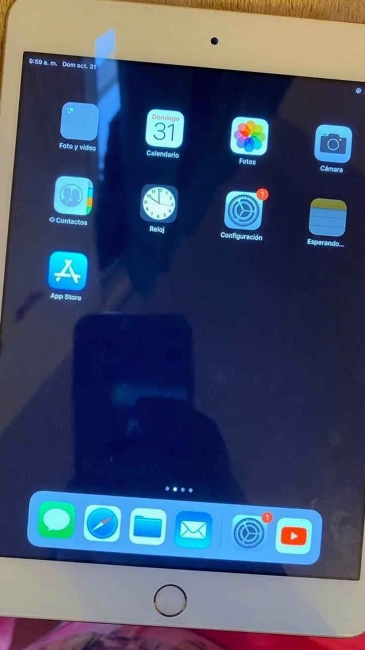 Apple iPad Mini 3rd Generation 64GB Gold Unlocked - Used image 5