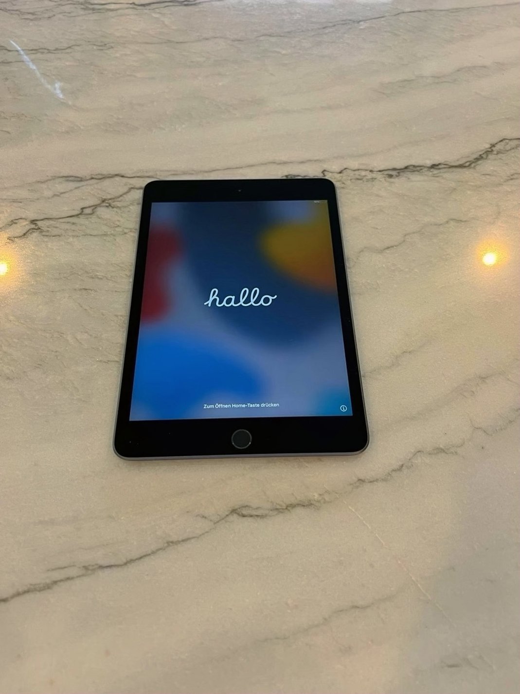 Apple iPad mini 5th Generation 64GB Space Gray Unlocked - Used
