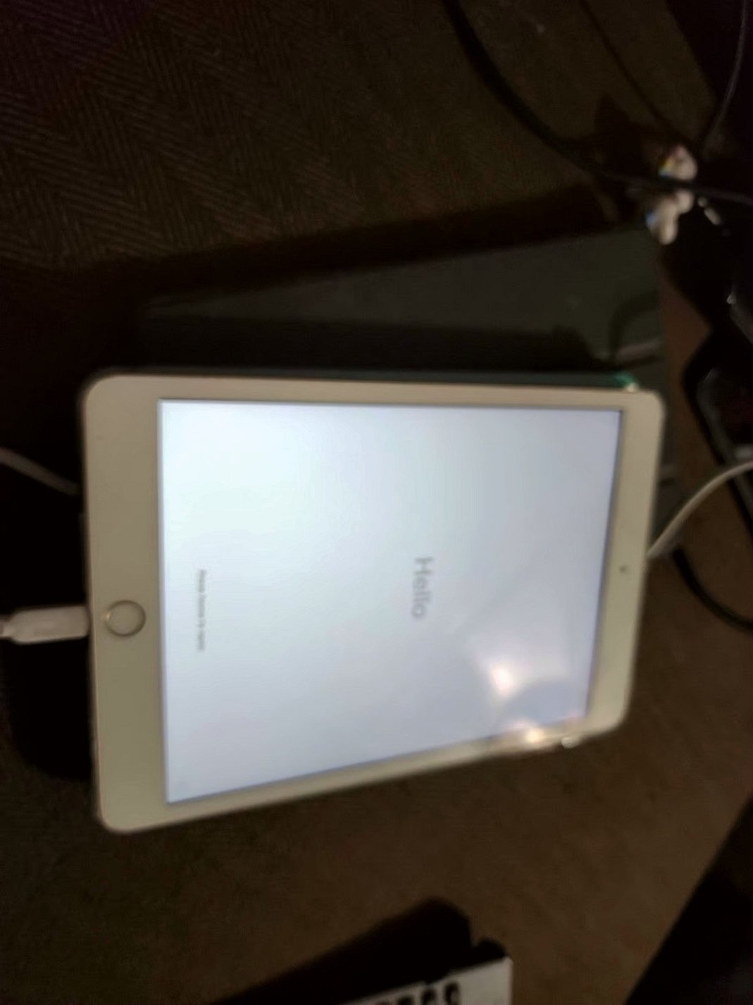 Apple iPad Mini 2C93 64GB Space Gray Unlocked - Used image 2