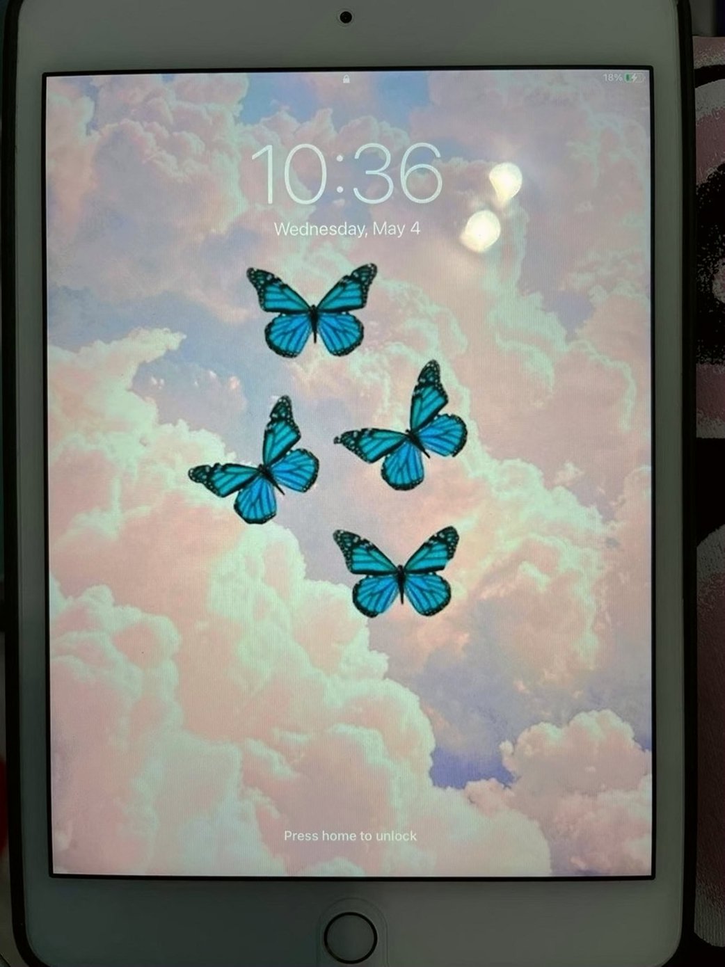 Apple iPad Mini 4th Generation 128GB Gold Unlocked - Used image 2