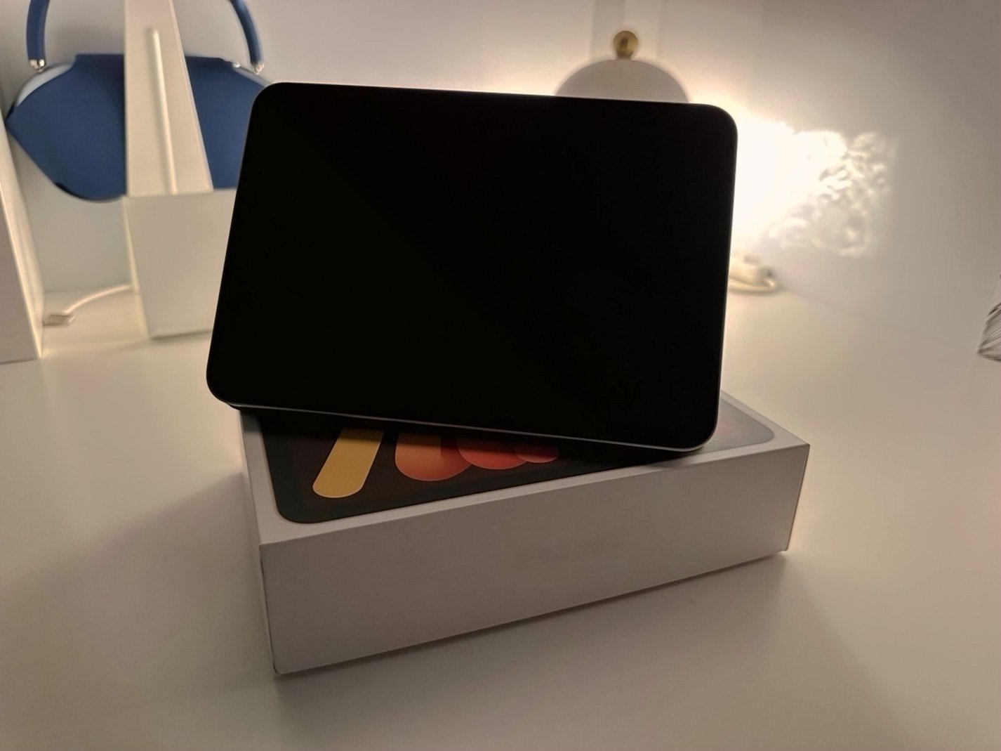 Apple iPad Mini 6th Generation 64GB Starlight Unlocked - Used image 4