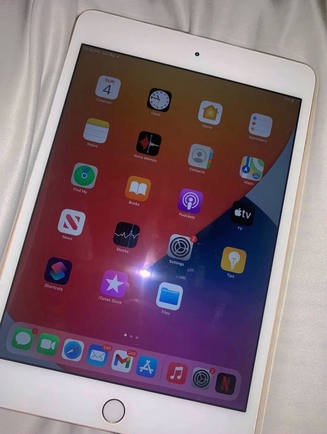 Apple iPad Mini 4 128GB Gold Unlocked - Used