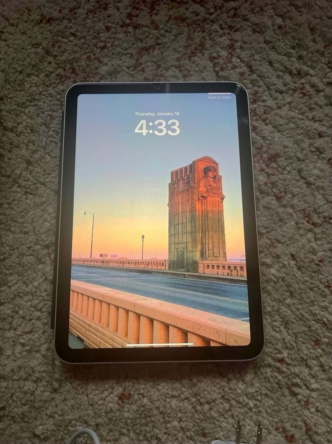Apple iPad Mini 6th Generation 64GB Unlocked - Used image 2