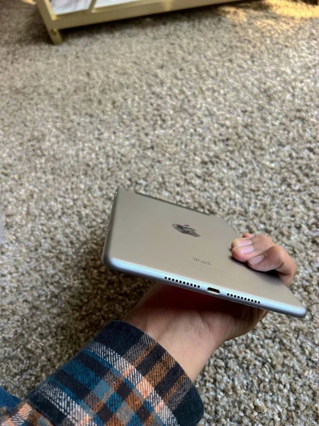 Apple iPad mini 4 128GB Unlocked Used image 5