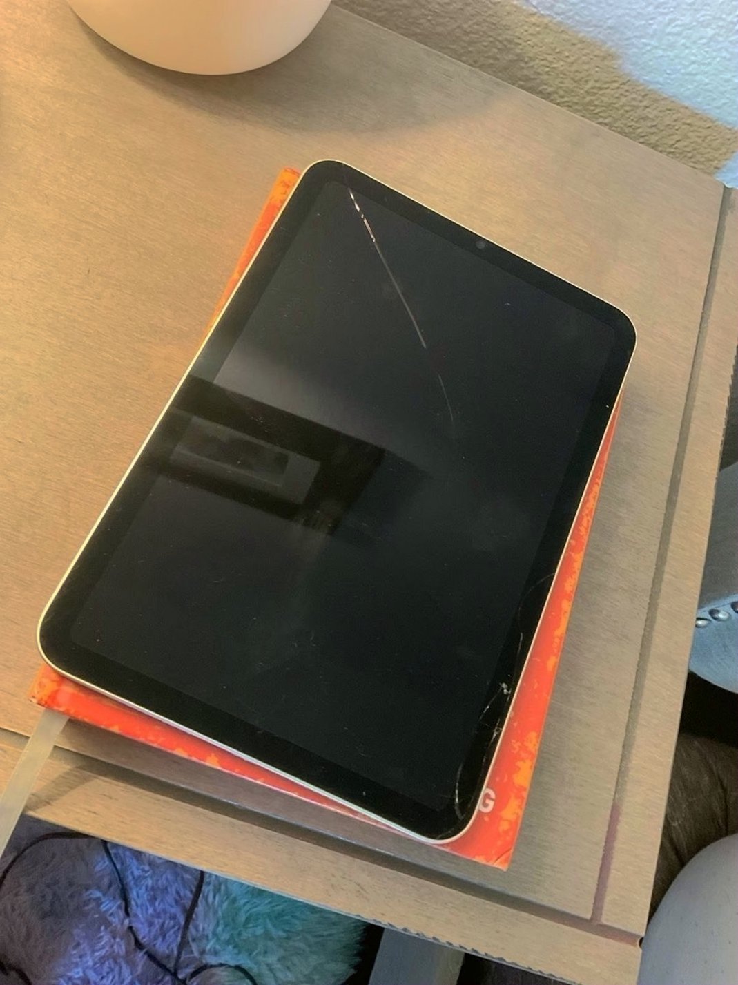 Apple iPad Mini 6th Generation 64GB Starlight Unlocked - Used image 3