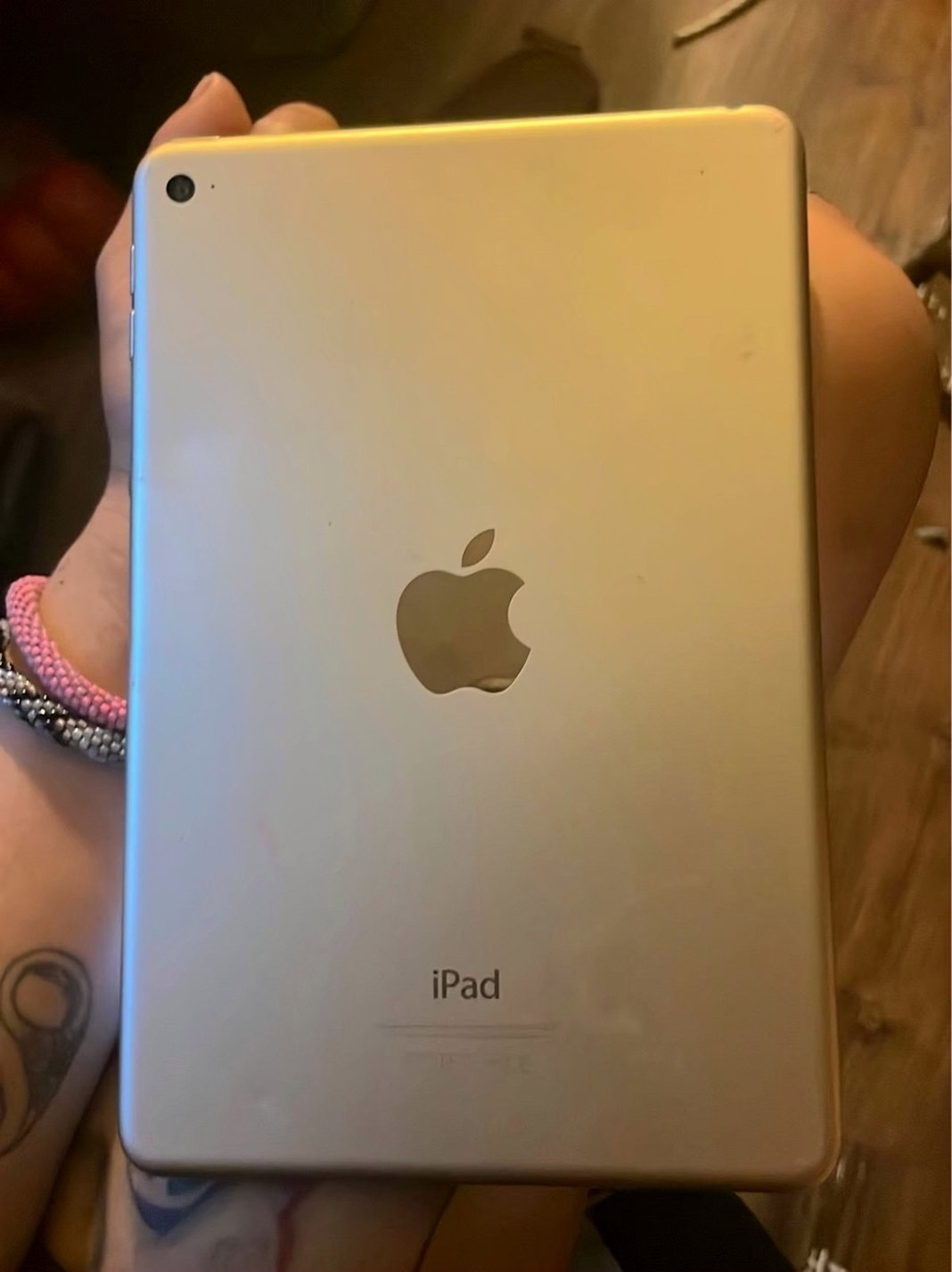 Apple iPad Mini 4th Generation 64GB Rose Gold Unlocked - Used image 3