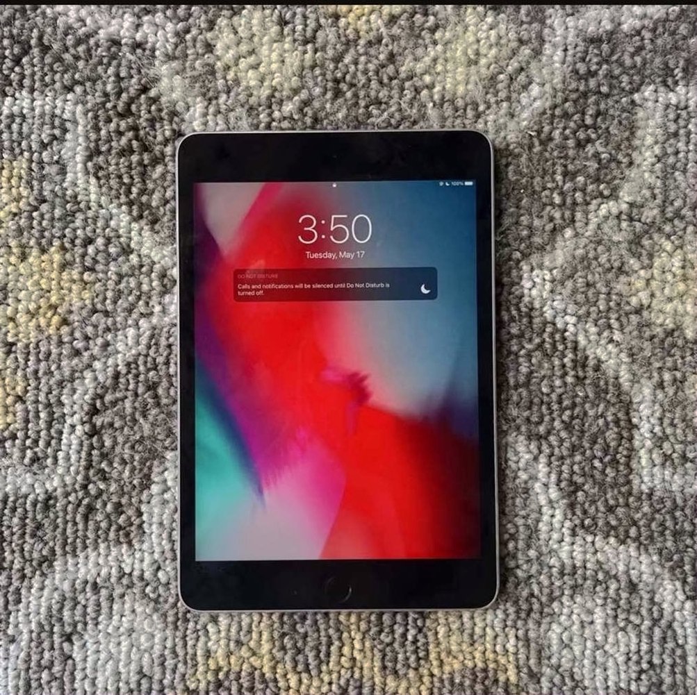 Apple iPad Mini 4th Generation 128GB Unlocked - Used