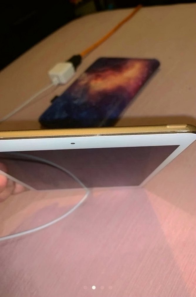 Apple iPad mini 4th Generation 64GB Gold Unlocked - Used image 2