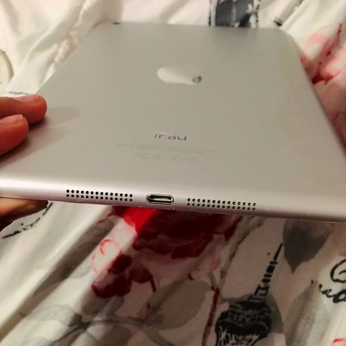 Apple iPad mini 2 16GB Silver Unlocked - Used image 3